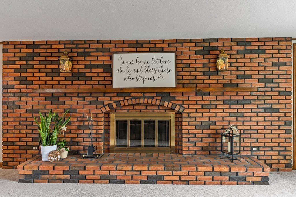 183 Basil Road Chicopee, MA 01020 - Photo 3 of 39