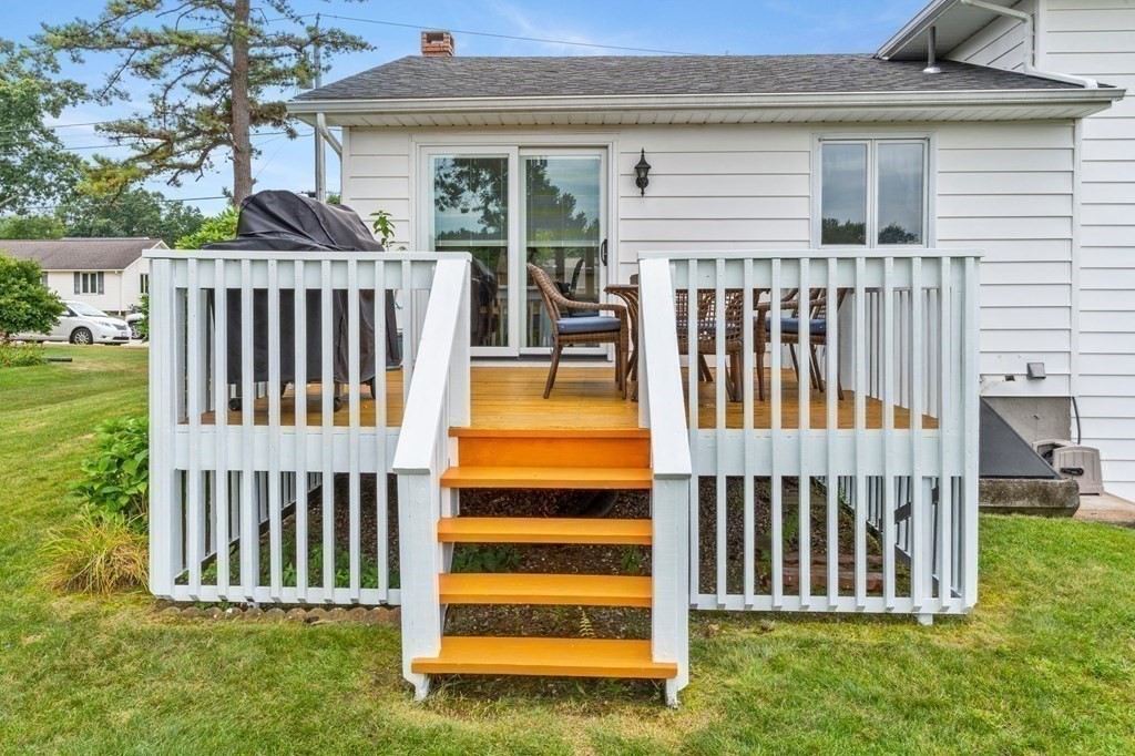 183 Basil Road Chicopee, MA 01020 - Photo 33 of 39