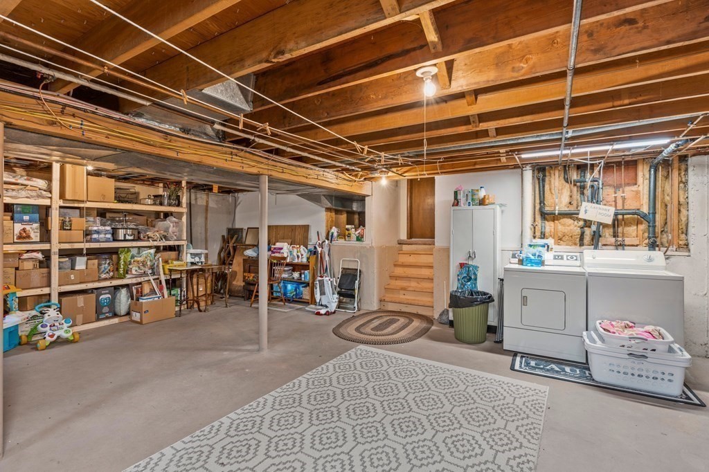 183 Basil Road Chicopee, MA 01020 - Photo 35 of 39