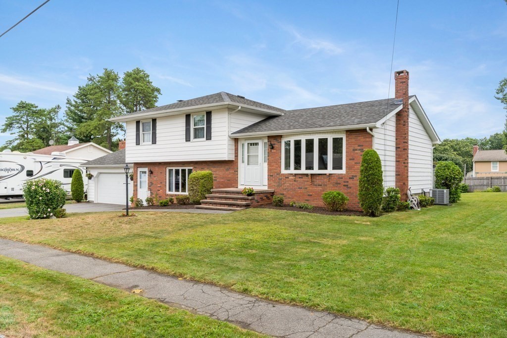 183 Basil Road Chicopee, MA 01020 - Photo 4 of 39