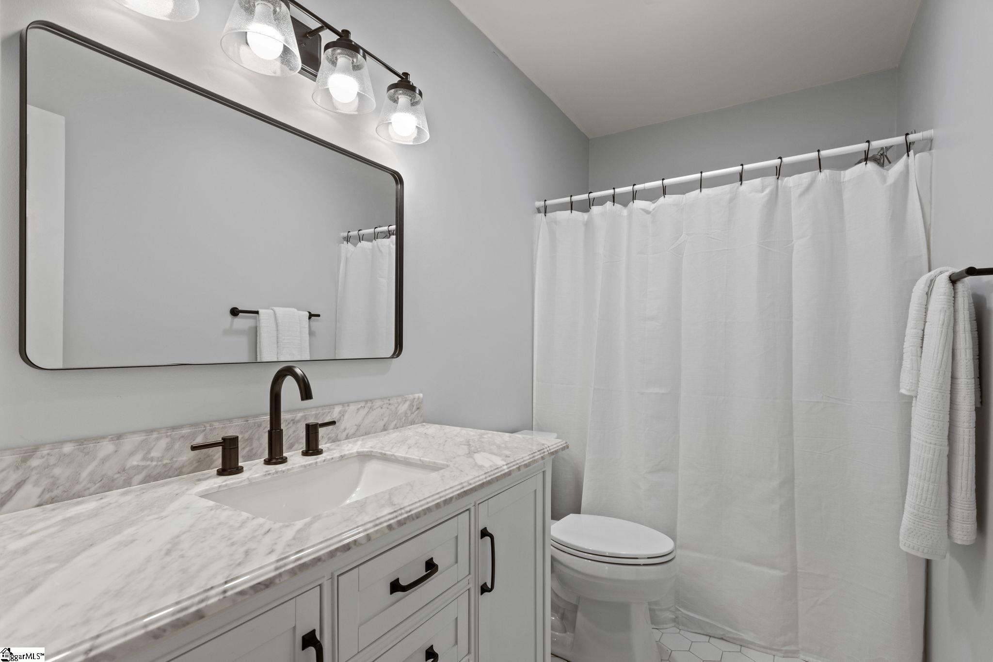 131 Daniel Court Mauldin, SC 29662 - Photo 11 of 14 Gallery Image 11