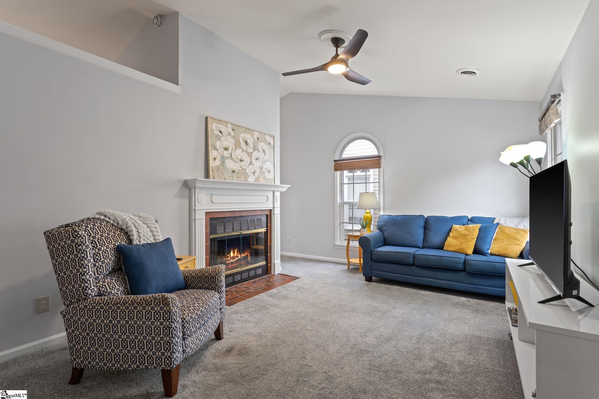131 Daniel Court Mauldin, SC 29662 - Photo 3 of 14 Gallery Image 3