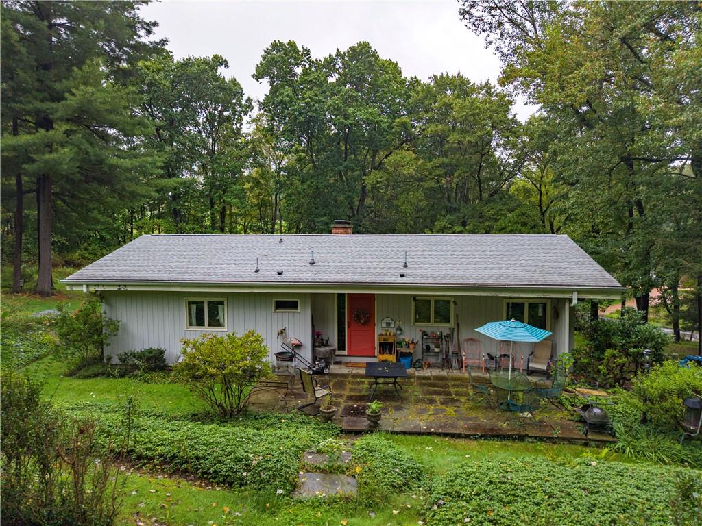 394 Irwin Road Gibsonia, PA 15044 - Photo 2 of 37 Gallery Image 2