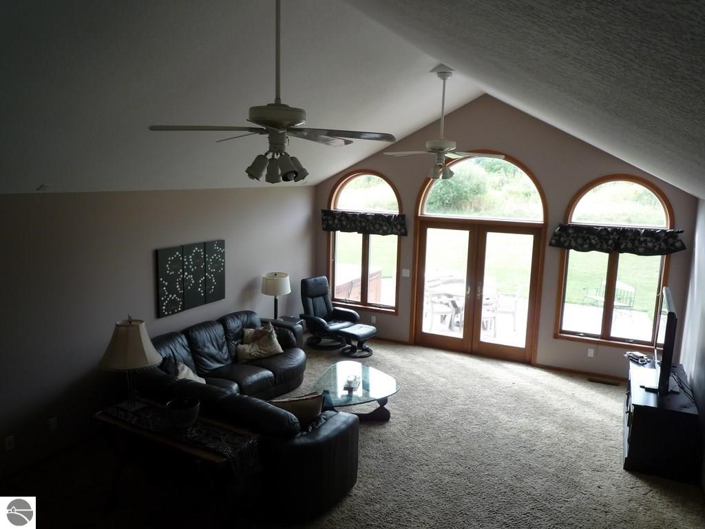 1335 West Deerfield Road Mount Pleasant, MI 48858 - Photo 23 of 36 1790383-22.JPG