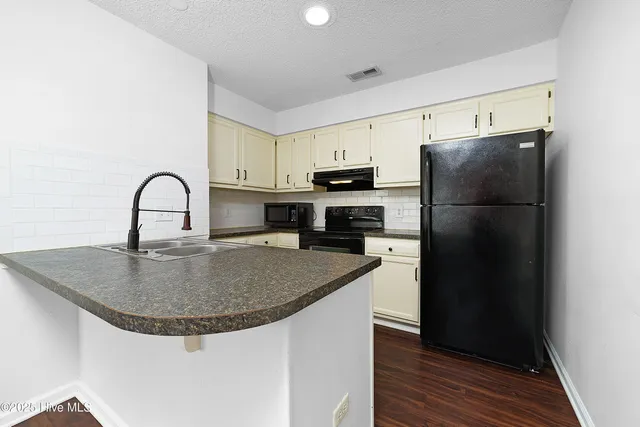 $135,000 | 116 West Victoria Court, Unit A, Greenville, NC 27834