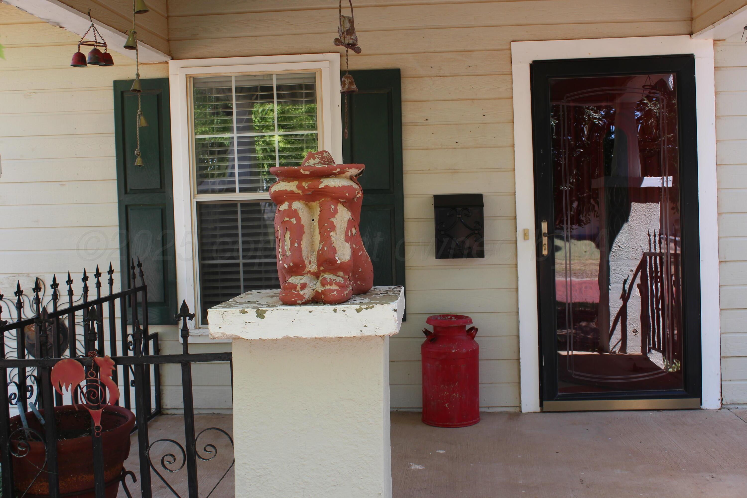 608 North 10th Street Memphis, TX 79245 - Photo 5 of 32 a view of electric room