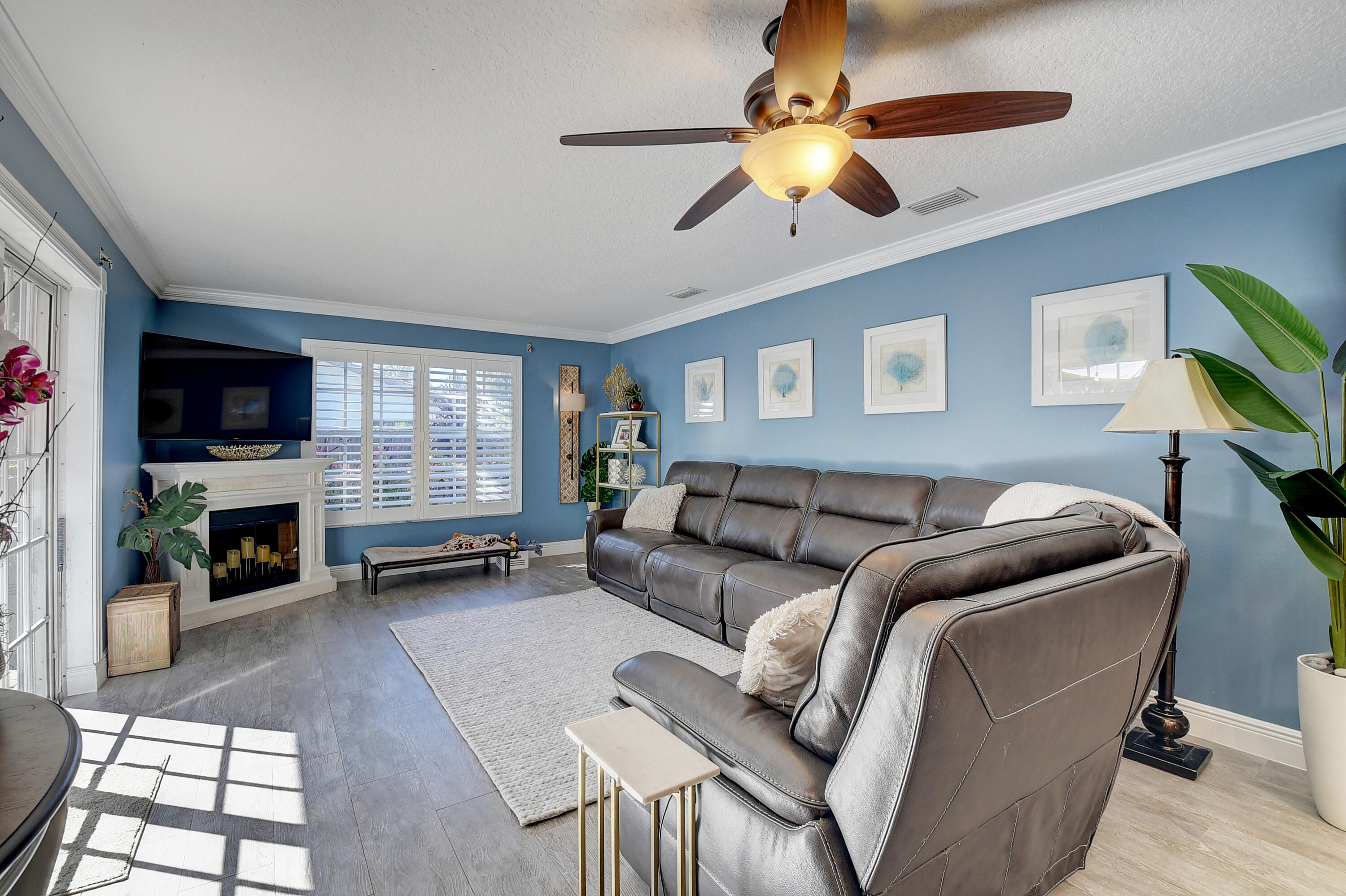 1224 Northwest 16th Street Boca Raton, FL 33486 - Photo 5 of 29 Family Room