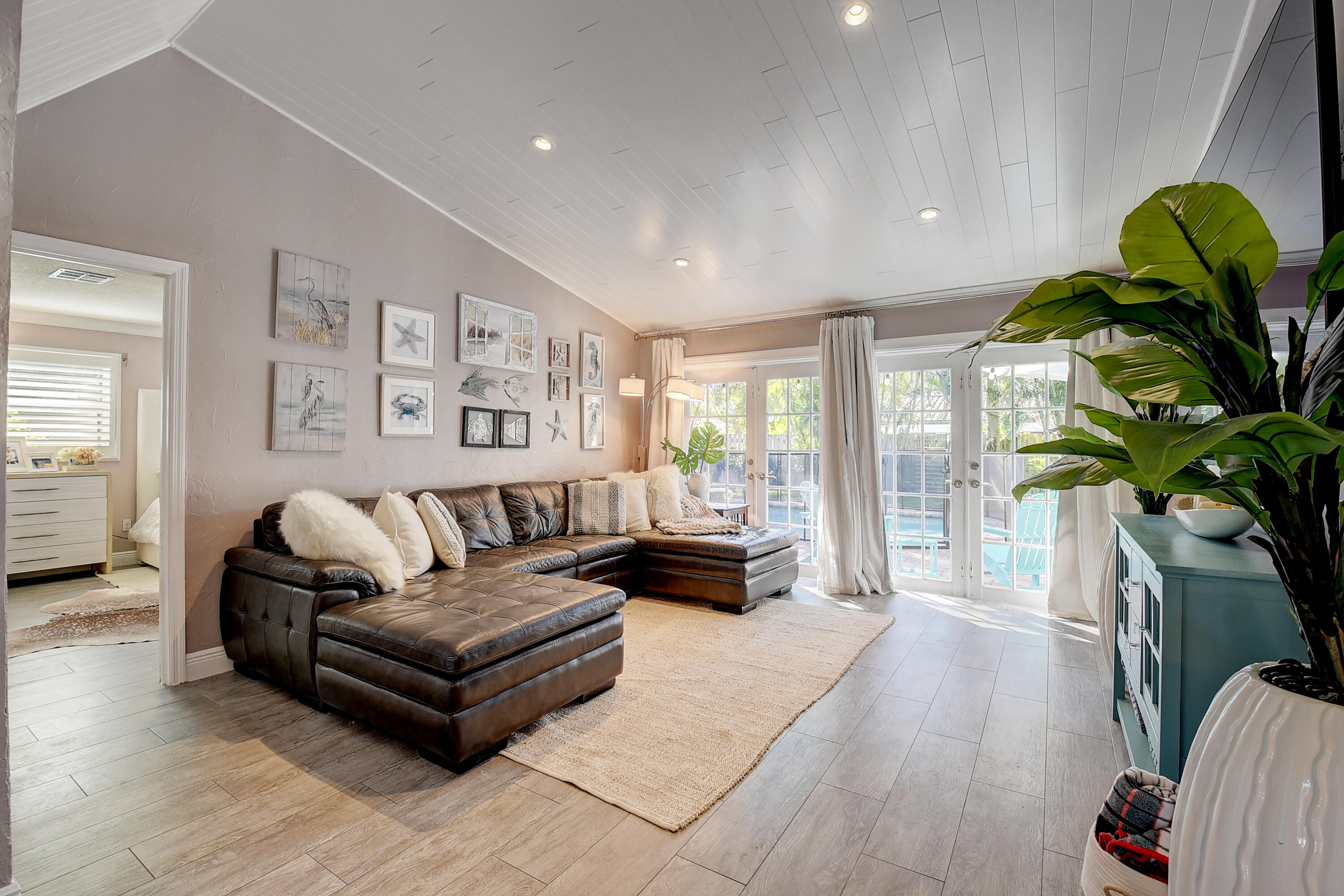 1224 Northwest 16th Street Boca Raton, FL 33486 - Photo 7 of 29 Living Room