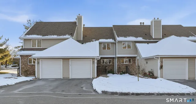 $349,900 | 3 Steeplechase Drive, Unit 3, Newington, CT 06111