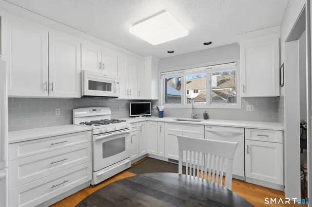 $349,900 | 3 Steeplechase Drive, Unit 3, Newington, CT 06111