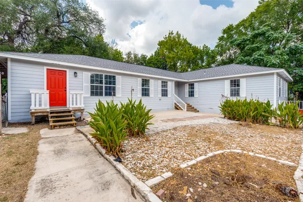 $459,500 | 417 North Blanco Street, Lockhart, TX 78644