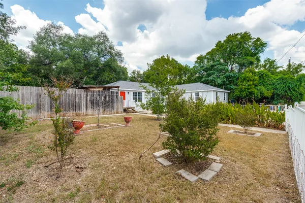 $459,500 | 417 North Blanco Street, Lockhart, TX 78644