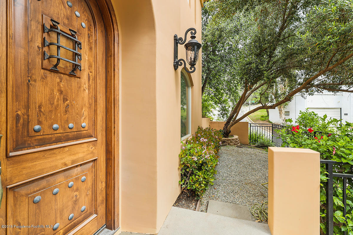 435 Glen Holly Drive Pasadena, CA 91105 - Photo 5 of 30 G24I7735