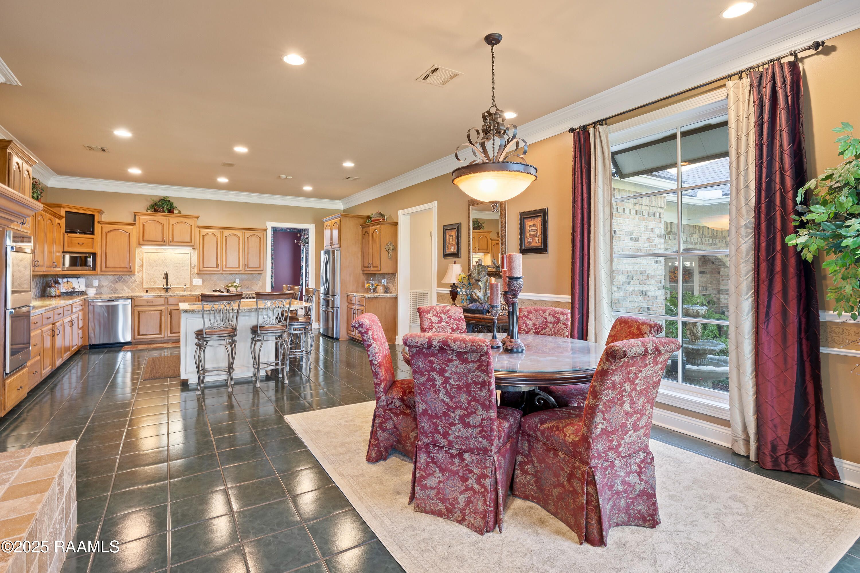 306 Sawgrass Lane Broussard, LA 70518 - Photo 13 of 45 Breakfast/Kitchen
