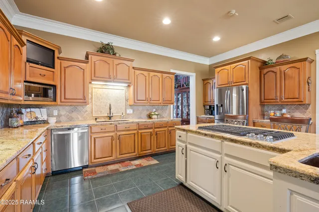 $1,325,000 | 306 Sawgrass Lane, Broussard, LA 70518