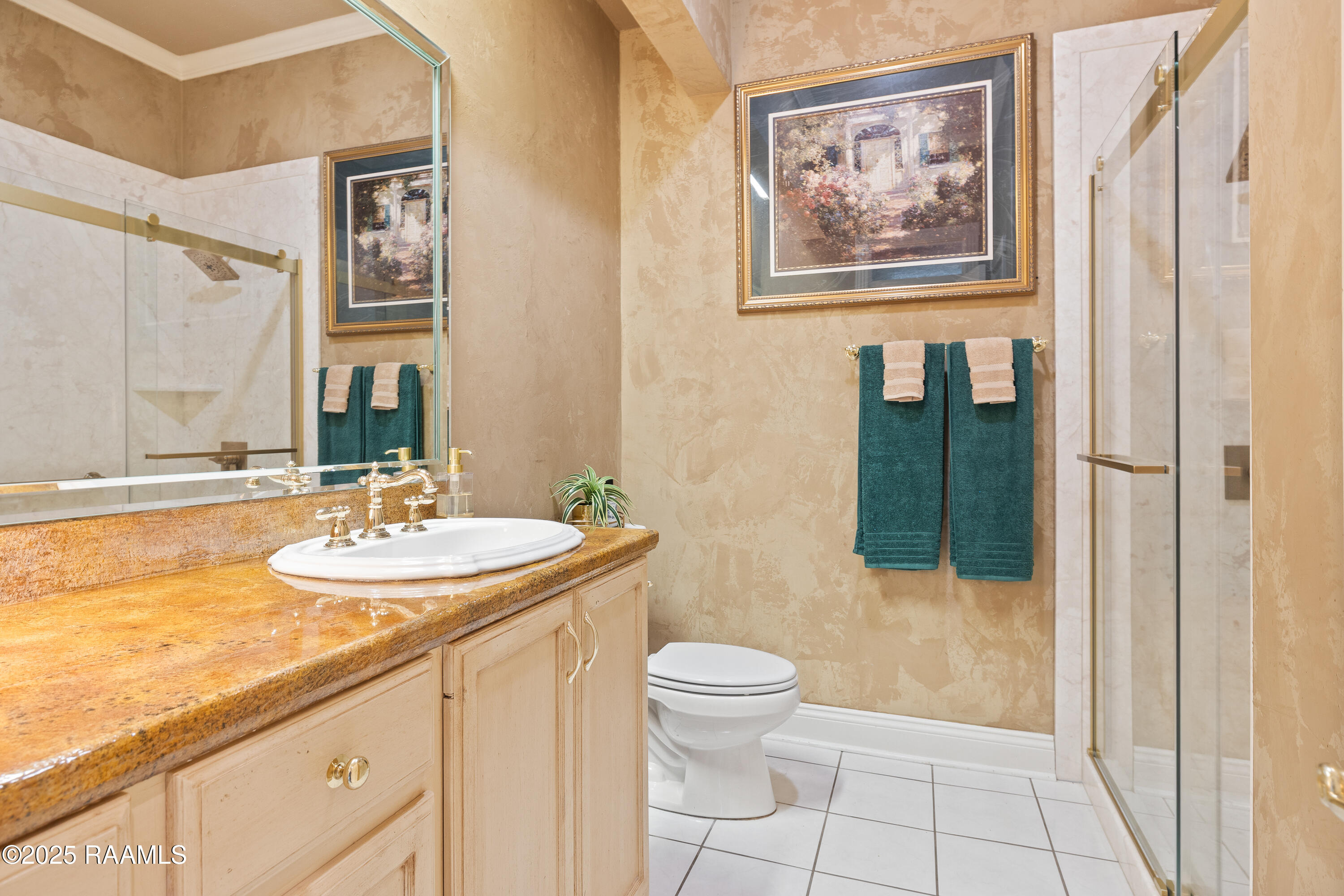306 Sawgrass Lane Broussard, LA 70518 - Photo 22 of 45 Bathroom 2