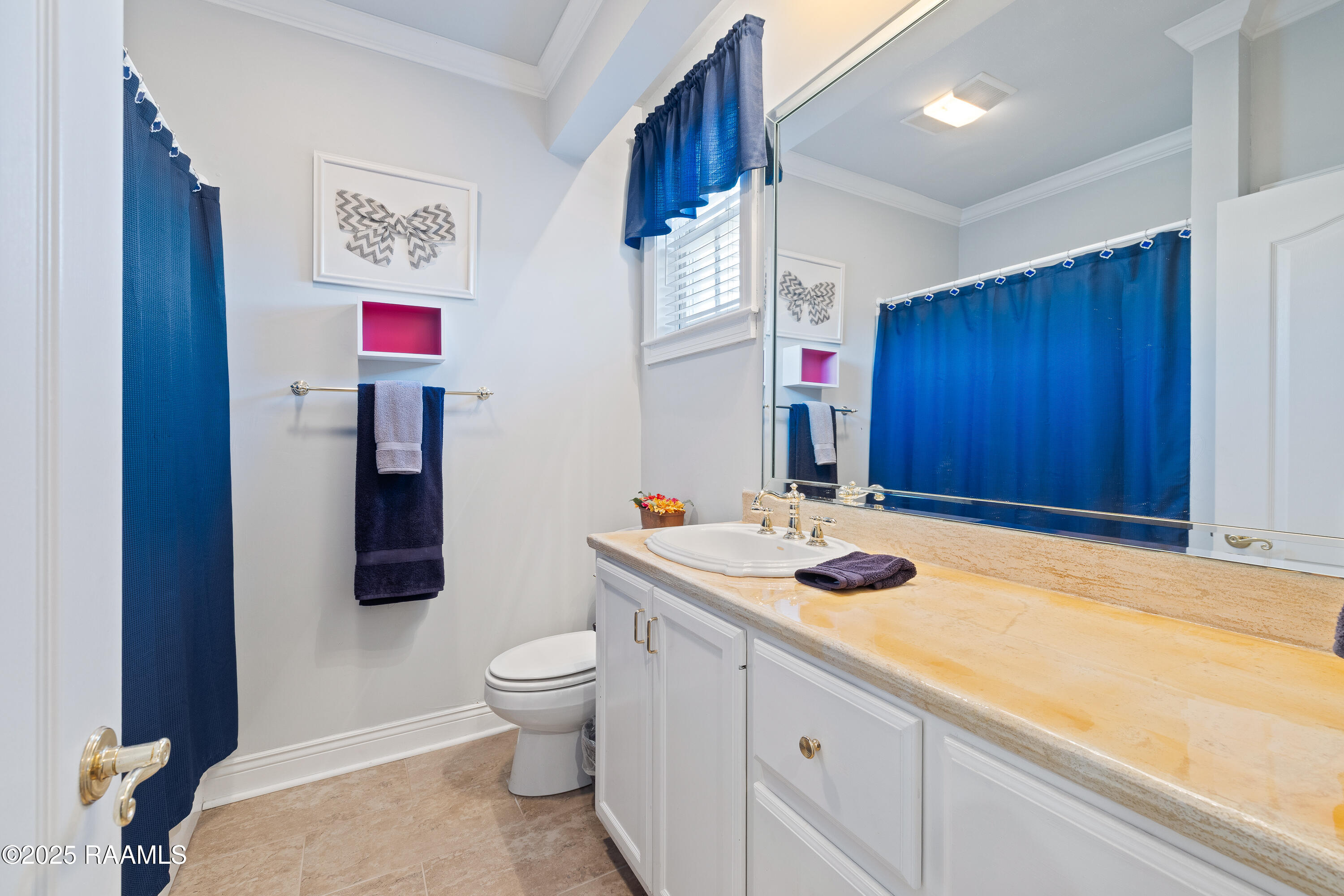 306 Sawgrass Lane Broussard, LA 70518 - Photo 23 of 33 Bathroom 3