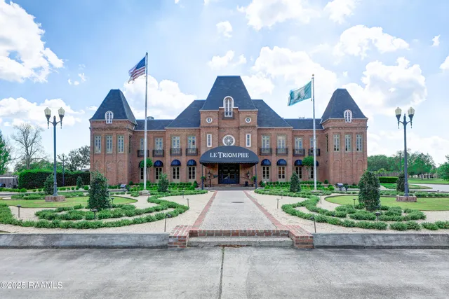 $1,189,000 | 306 Sawgrass Lane, Broussard, LA 70518