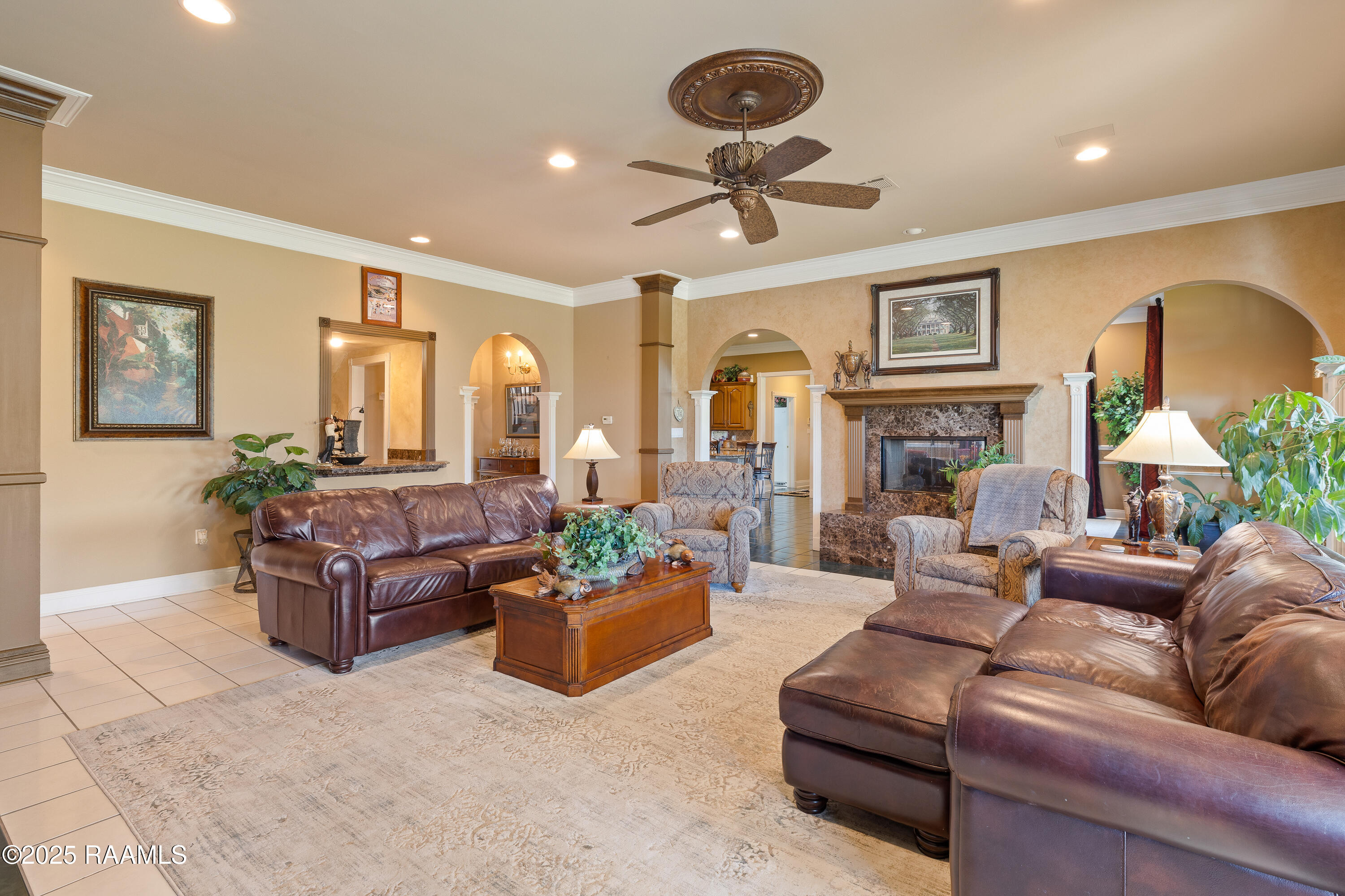 306 Sawgrass Lane Broussard, LA 70518 - Photo 9 of 45 Large great room