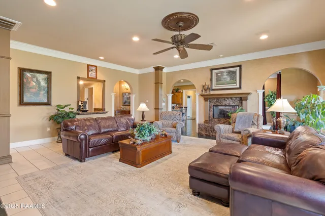 $1,189,000 | 306 Sawgrass Lane, Broussard, LA 70518