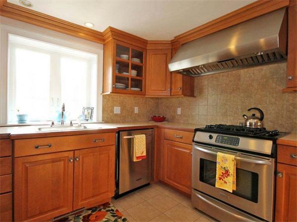 15 Lee Road Sharon, MA 02067 - Photo 4 of 13 Gallery Image 4
