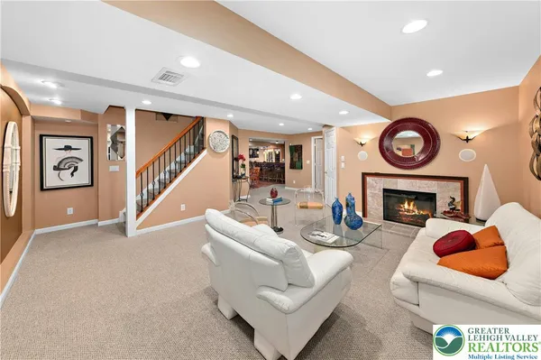 $1,295,000 | 75 Woodside Drive, Easton, PA 18042