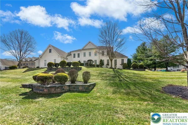 $1,295,000 | 75 Woodside Drive, Easton, PA 18042