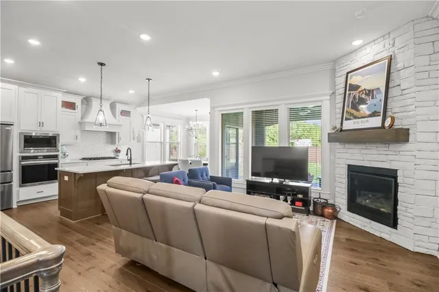 $615,000 | 2122 Northwest Ashurst Drive, Lee's Summit, MO 64081