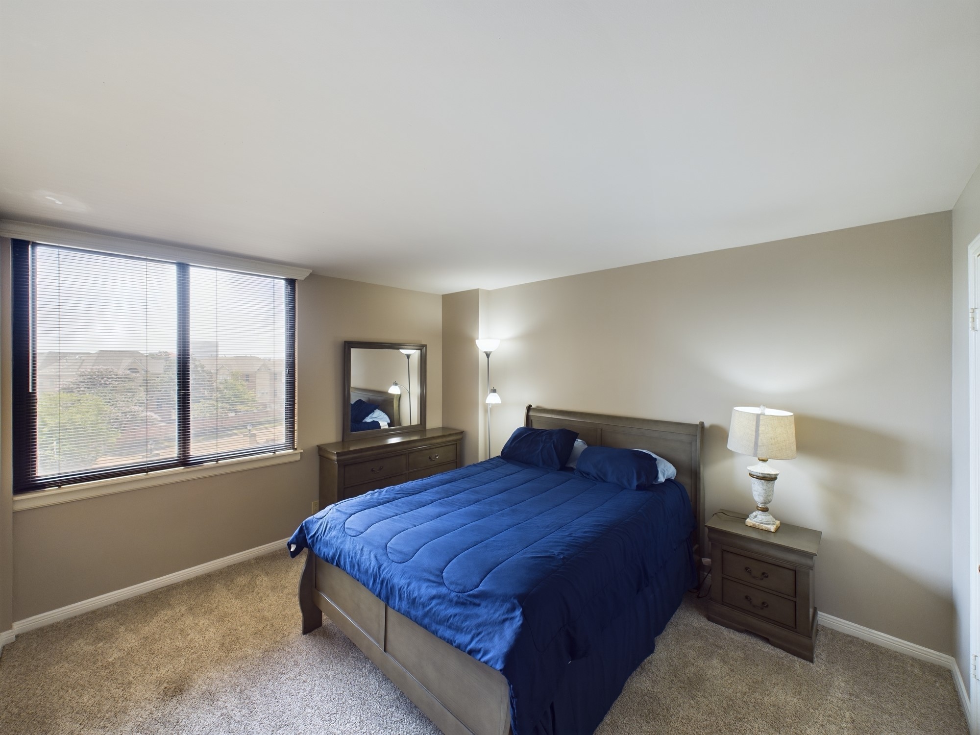 3525 Sage Road, Unit 412 Houston, TX 77056 - Photo 14 of 29 Primary Bedroom