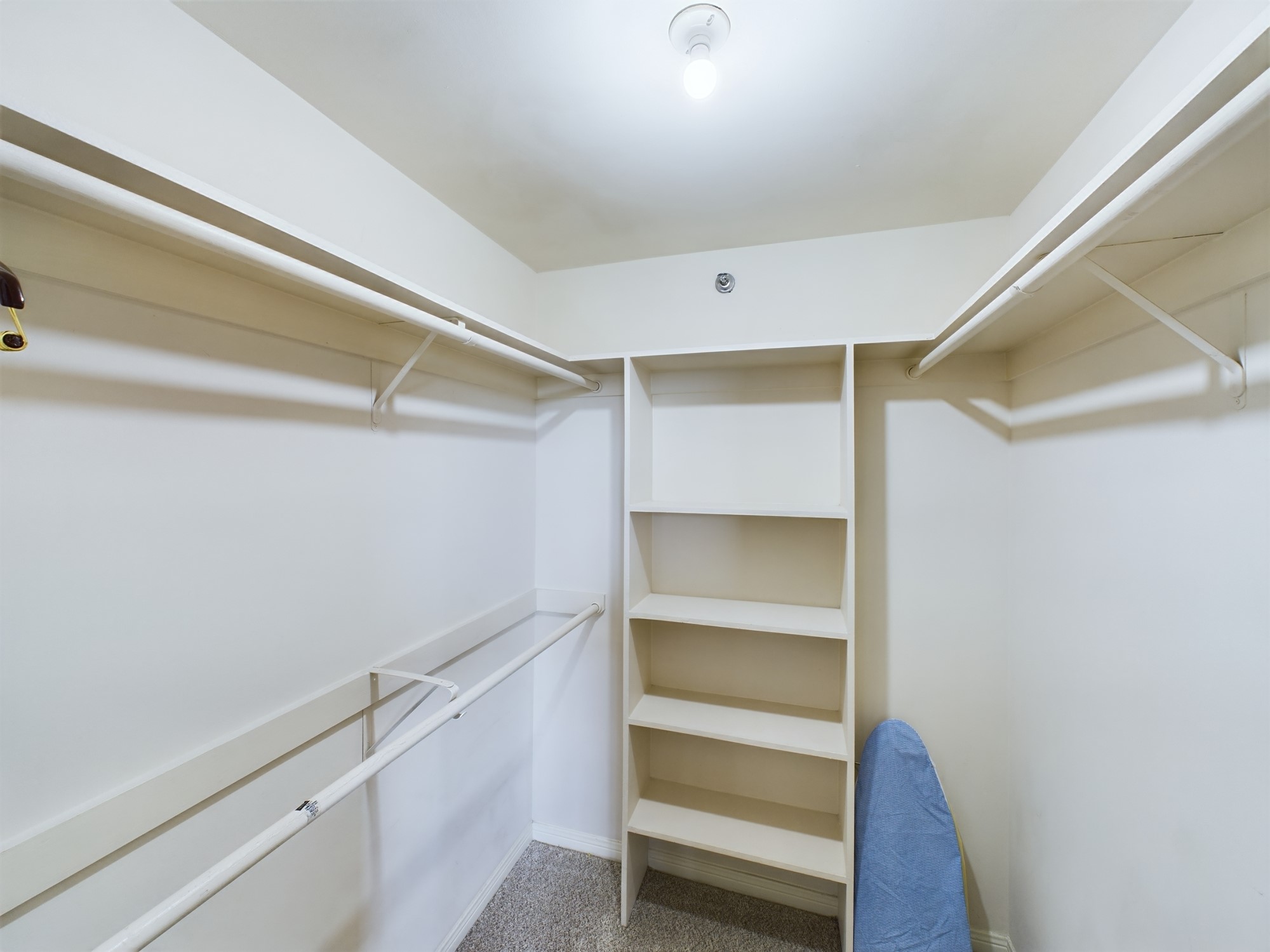 3525 Sage Road, Unit 412 Houston, TX 77056 - Photo 16 of 29 Primary Closet