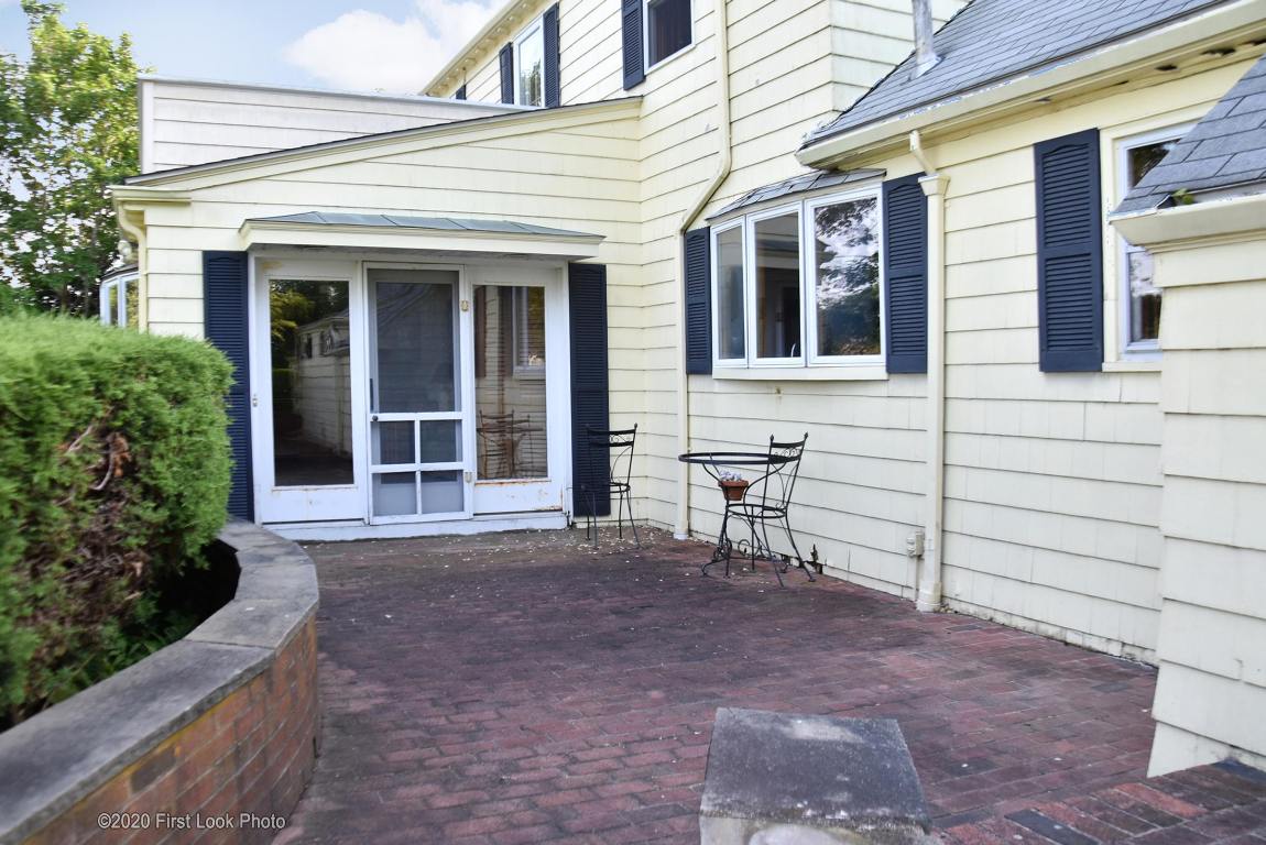 625 Boston Neck Road Narragansett, RI 02882 - Photo 11 of 37 Gallery Image 11