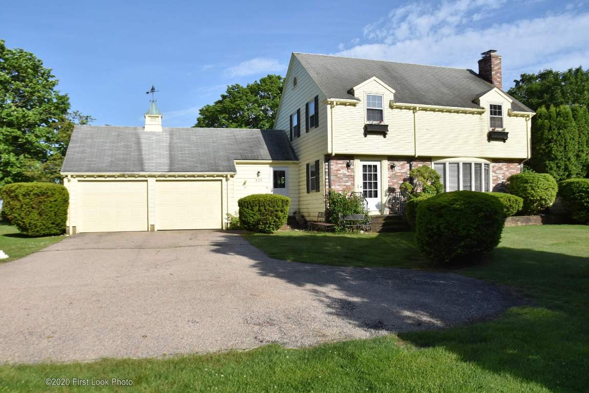 625 Boston Neck Road Narragansett, RI 02882 - Photo 8 of 37 Gallery Image 8