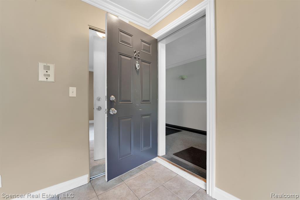 2311 Walton Boulevard, Unit 29 Rochester, MI 48309 - Photo 5 of 21
