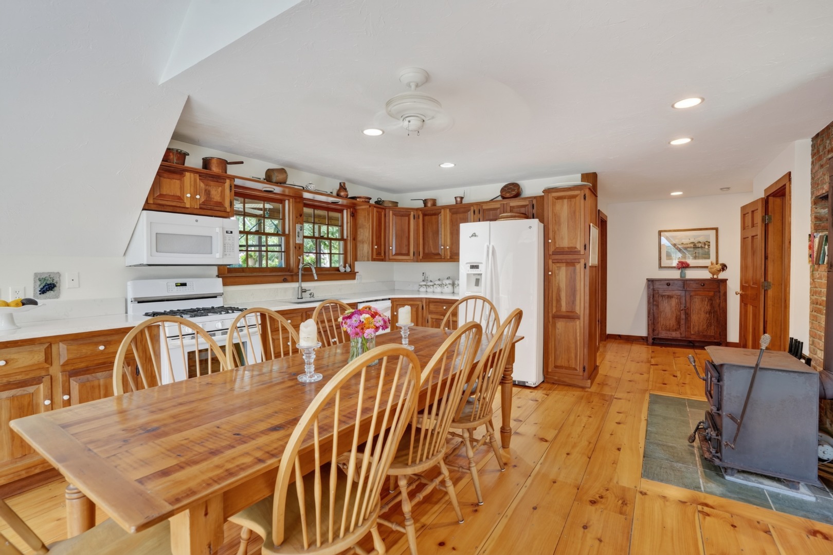 9 Codman Spring Road Edgartown, MA 02539 - Photo 6 of 35 Gallery Image 6