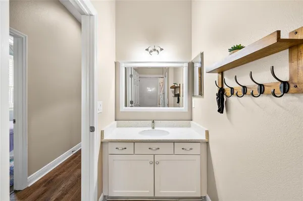 $1,050,000 | 5823 Terncrest Drive, Lithia, FL 33547