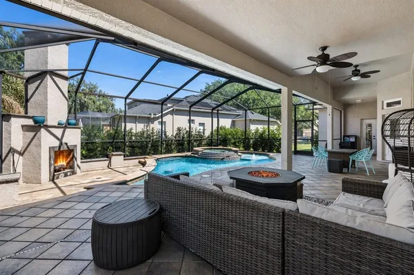 $1,050,000 | 5823 Terncrest Drive, Lithia, FL 33547