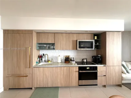 $1,700,000 | 159 Northeast 6th Street, Unit 4016, Miami, FL 33132