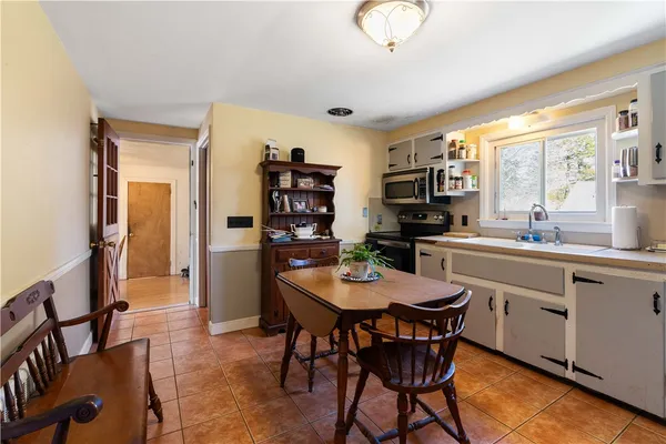 $549,000 | 11 Terrace Drive, Bristol, RI 02809