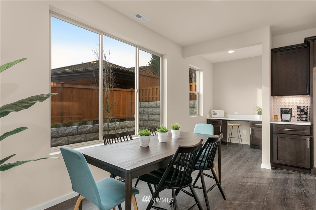 323 Southwest 3rd Court, Unit 11 Renton, WA 98057 - Photo 11 of 29