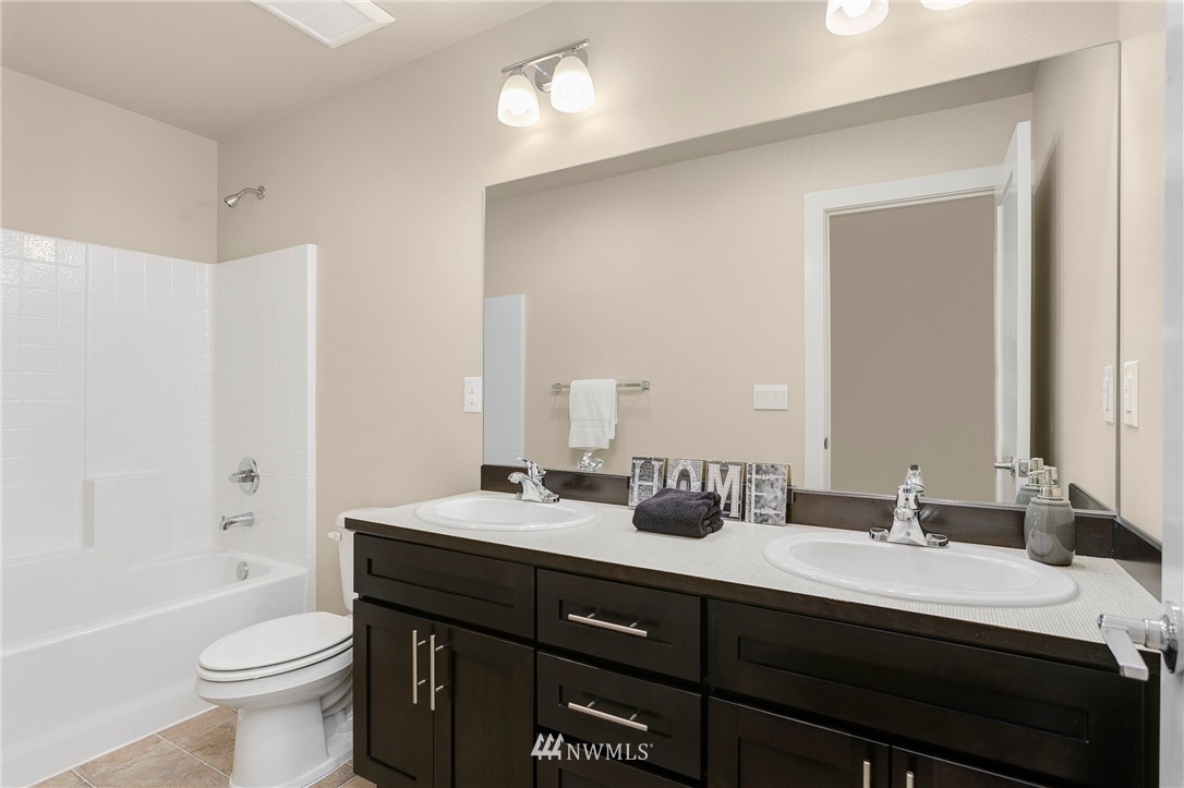 323 Southwest 3rd Court, Unit 11 Renton, WA 98057 - Photo 14 of 29