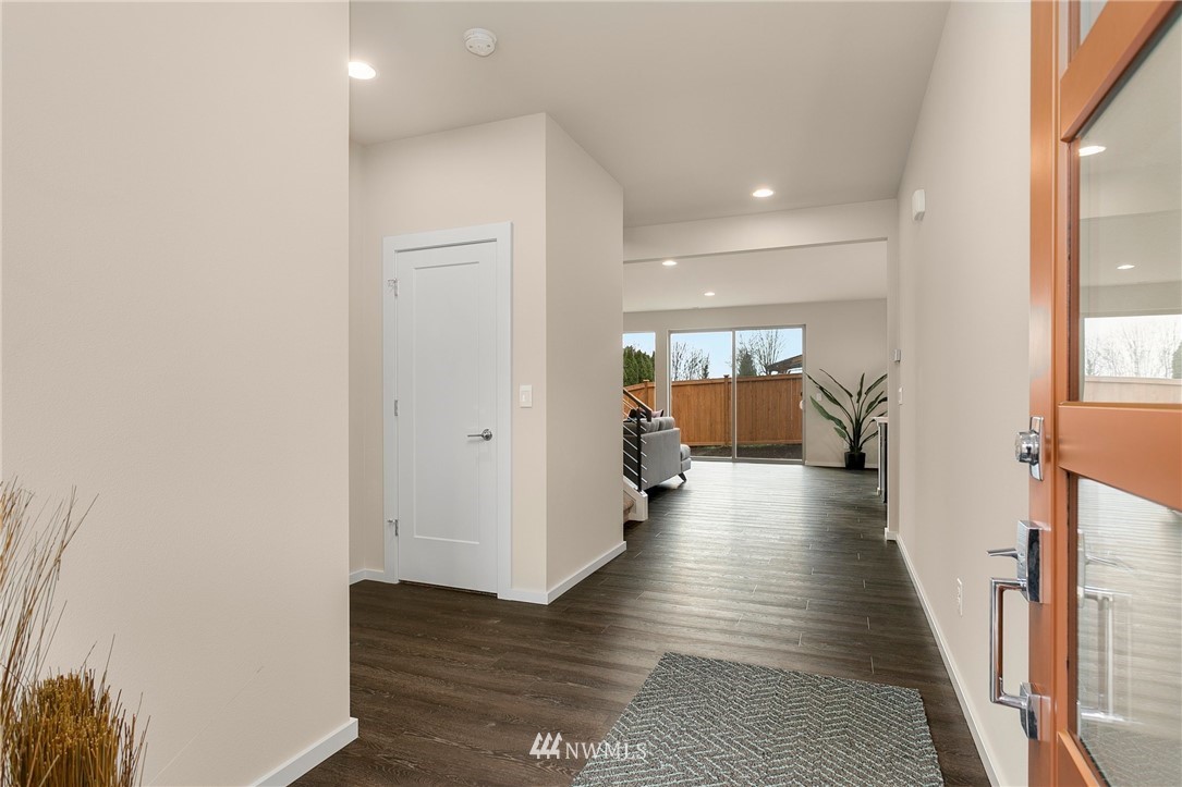 323 Southwest 3rd Court, Unit 11 Renton, WA 98057 - Photo 3 of 29