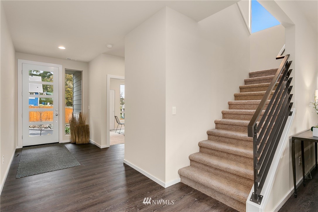 323 Southwest 3rd Court, Unit 11 Renton, WA 98057 - Photo 4 of 29