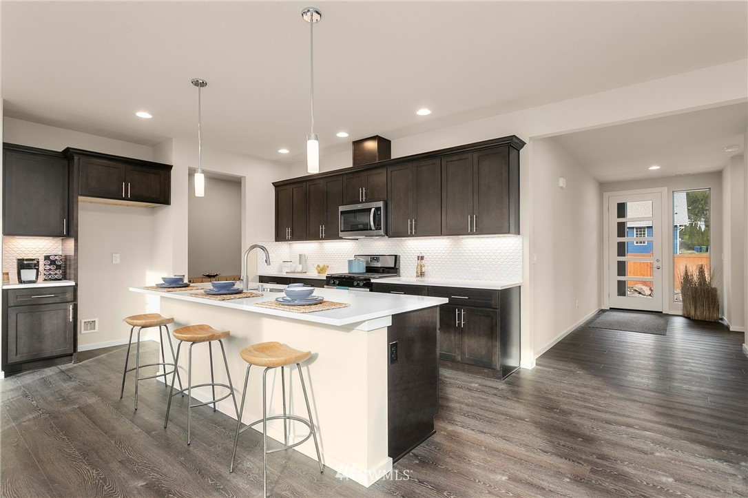 323 Southwest 3rd Court, Unit 11 Renton, WA 98057 - Photo 8 of 29