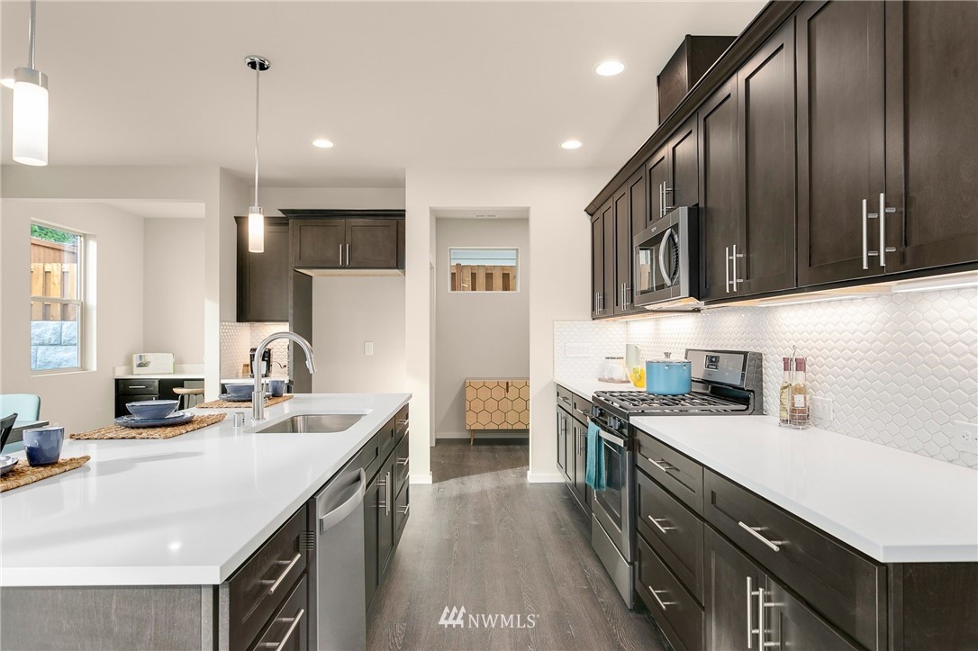 323 Southwest 3rd Court, Unit 11 Renton, WA 98057 - Photo 9 of 29