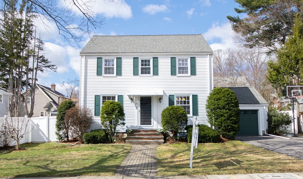 27 Little Pond Road Belmont, MA 02478 - Photo 1 of 42