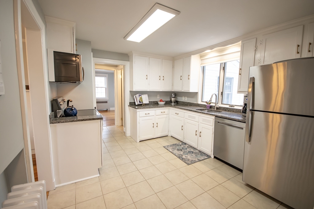 27 Little Pond Road Belmont, MA 02478 - Photo 13 of 42