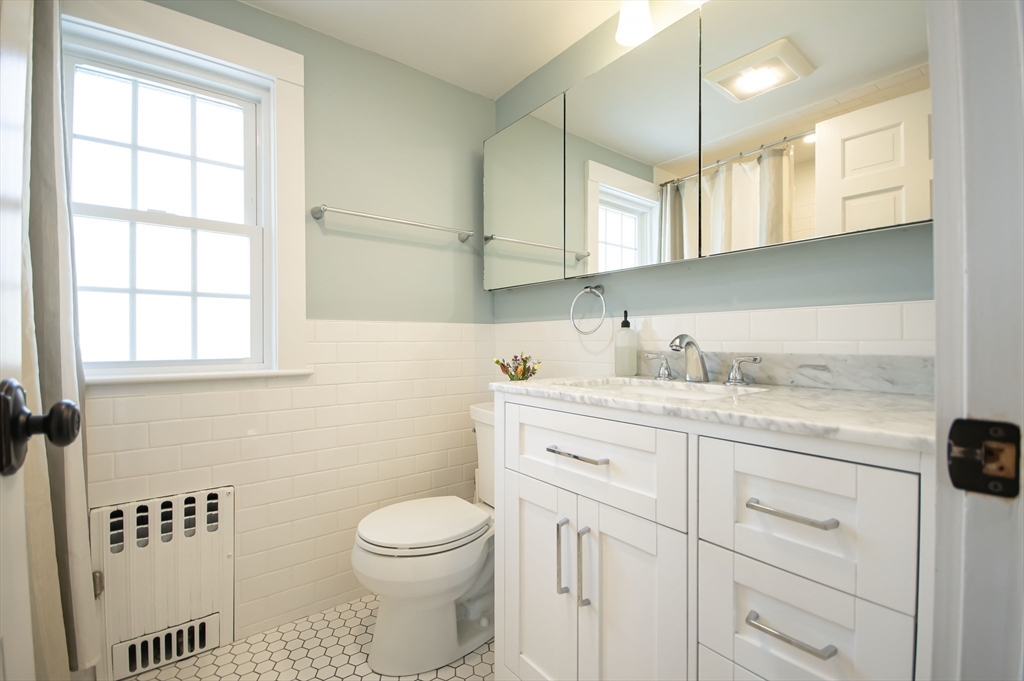 27 Little Pond Road Belmont, MA 02478 - Photo 24 of 42