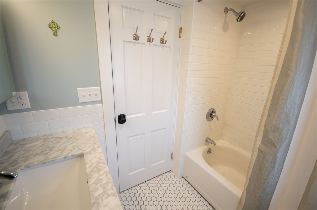 27 Little Pond Road Belmont, MA 02478 - Photo 25 of 42
