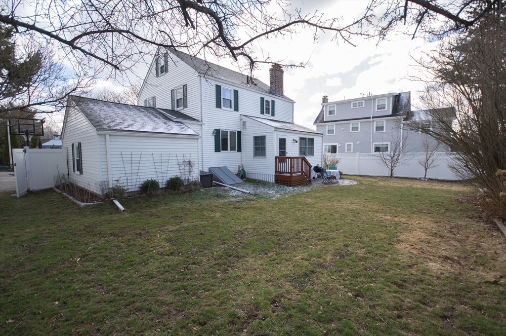27 Little Pond Road Belmont, MA 02478 - Photo 37 of 42