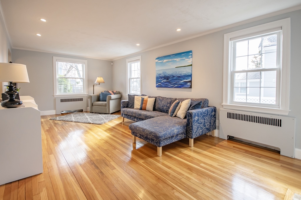 27 Little Pond Road Belmont, MA 02478 - Photo 5 of 42